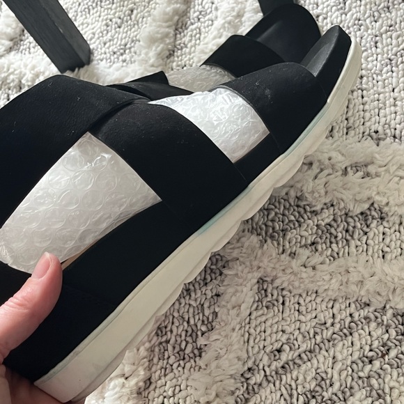 Comfortiva Memory Foam Black Open-Toed Wedge Sandal - Picture 11 of 11